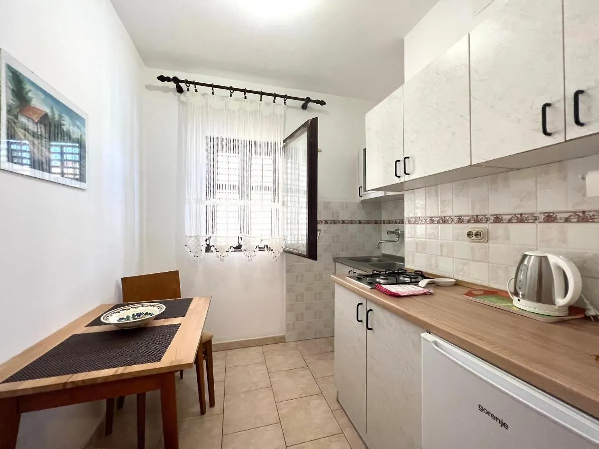 Sunny Hill Apartments 0*, Medulin