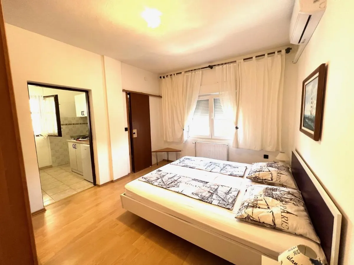 Sunny Hill Apartments