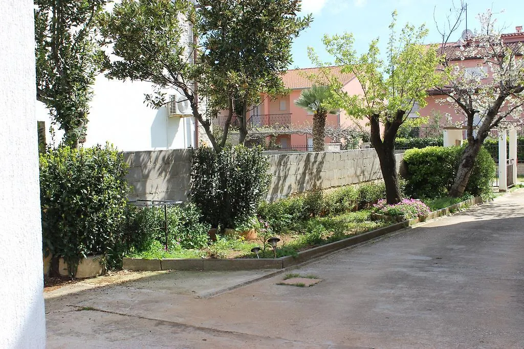 Sunny Hill Apartments 0*, Medulin Croatia